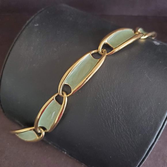 Vintage Trifari Green and Gold‎ tone Link Bracelet From the 70s and 80s - Picture 1 of 6